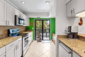 1702 GLENHOUSE DRIVE, SARASOTA, FL 34231 - MLS#MFRA4694062