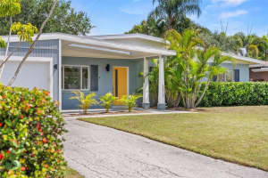 3317 BOUGAINVILLEA STREET, SARASOTA, FL 34239 - MLS#MFRA4694271