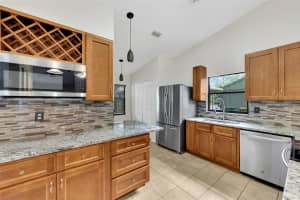 5015 BARRINGTON CIRCLE, SARASOTA, FL 34234 - MLS#MFRA4694338