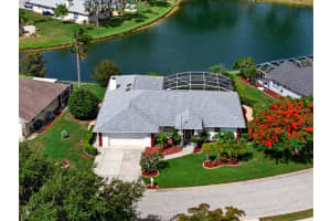 5836 HELEN WAY, SARASOTA, FL 34243 - MLS#MFRA4694666