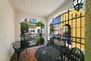 411 BURNS COURT, SARASOTA, FL 34236 - MLS#MFRA4694679