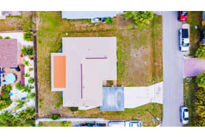 8824 PHYLISS AVENUE, SARASOTA, FL 34231 - MLS#MFRA4694704