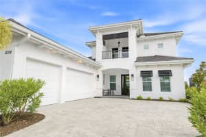 8324 SEA GLASS COURT, SARASOTA, FL 34240 - MLS#MFRA4694931
