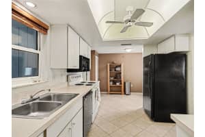 3618 MEDFORD LANE, SARASOTA, FL 34232 - MLS#MFRA4694975