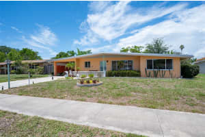 2215 GROVE STREET, SARASOTA, FL 34239 - MLS#MFRA4695061