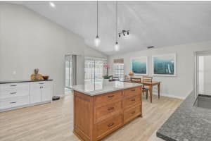 5737 FORESTER LAKE DRIVE, SARASOTA, FL 34243 - MLS#MFRA4695165