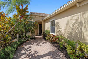 7314 WEXFORD COURT, LAKEWOOD RANCH, FL 34202 - MLS#MFRA4695173