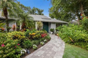 851 FAULKWOOD COURT, SARASOTA, FL 34232 - MLS#MFRA4695397