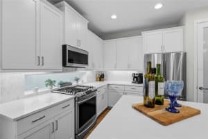 7523 CAMPUS COVE, SARASOTA, FL 34243 - MLS#MFRA4695649