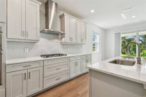 9681 CRYSTAL ISLES CIRCLE, SARASOTA, FL 34241 - MLS#MFRA4695819