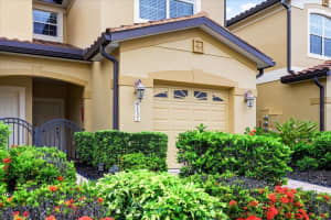 8137 MIRAMAR WAY, LAKEWOOD RANCH, FL 34202 - MLS#MFRA4695856