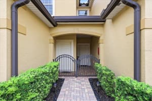 8137 MIRAMAR WAY, LAKEWOOD RANCH, FL 34202 - MLS#MFRA4695856