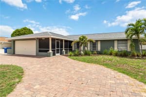 1004 SPINDLE PALM WAY, APOLLO BEACH, FL 33572 - MLS#MFRA4695923