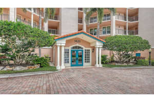 5420 EAGLES POINT CIRCLE, SARASOTA, FL 34231 - MLS#MFRA4695981