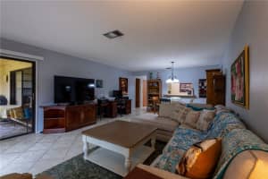 7913 PINEGLEN COURT, SARASOTA, FL 34238 - MLS#MFRA4695983