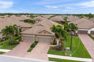 6479 POSITANO COURT, SARASOTA, FL 34243 - MLS#MFRA4696150
