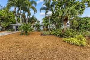 2605 BOTANY AVENUE, SARASOTA, FL 34239 - MLS#MFRA4696274
