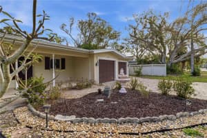617 CALLE DE PERU, SARASOTA, FL 34242 - MLS#MFRA4696360