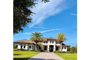 8452 LINDRICK LANE, BRADENTON, FL 34202 - MLS#MFRA4696365