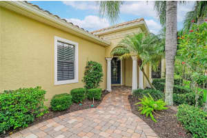 7361 WEXFORD COURT, LAKEWOOD RANCH, FL 34202 - MLS#MFRA4696471