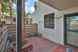 647 WOODLAWN DRIVE, BRADENTON, FL 34210 - MLS#MFRA4696904