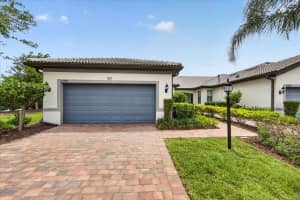 17658 Camden Dr, BRADENTON