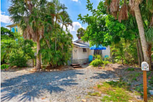 660 LINLEY STREET, LONGBOAT KEY, FL 34228 - MLS#MFRA4697248