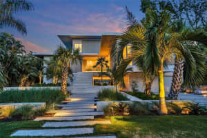 500 HARBOR COVE CIRCLE, LONGBOAT KEY, FL 34228 - MLS#MFRA4697649