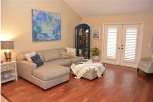 15 BRIDGEWATER DRIVE, WINTER HAVEN, FL 33884 Sold 10/01/24