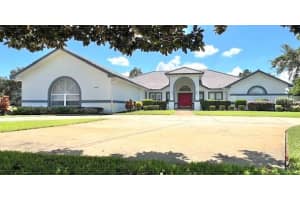 2418 Berkshire Dr, WINTER HAVEN