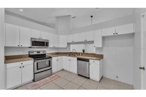 5427 MOON VALLEY DRIVE, LAKELAND, FL 33812 Sold 03/26/25