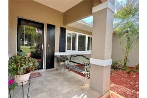 233 GREENSVIEW DRIVE, AVON PARK, FL 33825 - MLS#MFRB4902200