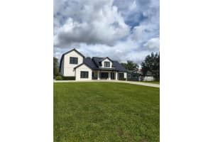 1070 LAKE ARIANA BOULEVARD, AUBURNDALE, FL 33823 - MLS#MFRB4902221