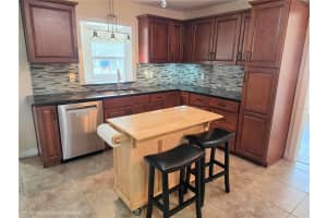 100 ALACHUA DRIVE, WINTER HAVEN, FL 33884 - MLS#MFRB4902232