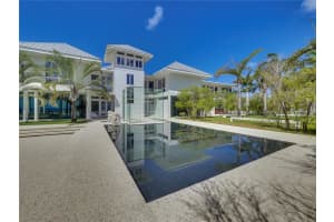 7712 Sanderling Rd, Sarasota, FL 34242, Sold 12/09/21