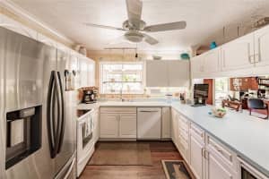 2641 49th St, Sarasota, FL 34234, Sold 04/29/22