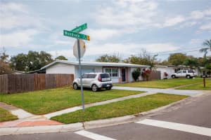 5311 Woodvale Dr, Sarasota, FL 34232, Sold 03/25/22