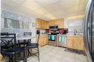 4745 Village Garden Dr, Sarasota, FL 34234, Sold 04/19/22