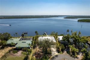 3290 PEACE RIVER DRIVE, PUNTA GORDA, FL 33983 Sold 09/12/23