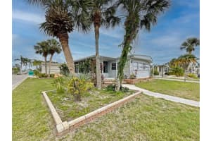 2100 KINGS HIGHWAY, PORT CHARLOTTE, FL 33980 Sold 04/24/25