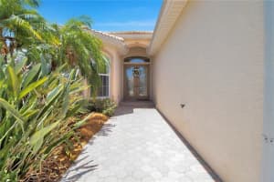 5625 Whispering Oaks Drive, North Port, Florida 34287
