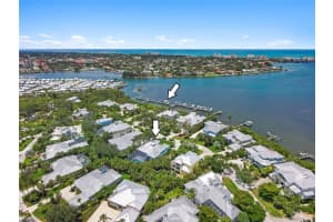 746 EAGLE POINT DRIVE, VENICE, FL 34285 Sold 08/22/23