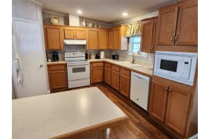 2100 KINGS HIGHWAY, PORT CHARLOTTE, FL 33980 Sold 11/19/25