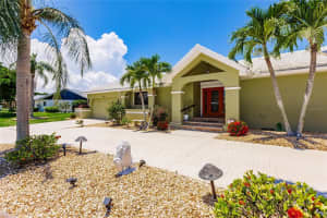 1927 LOS ALAMOS DRIVE, PUNTA GORDA, FL 33950 Sold 04/07/25