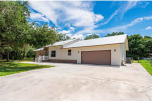 2083 RACIMO DRIVE, SARASOTA, FL 34240 Sold 11/26/24