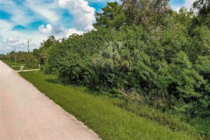 725 35TH AVENUE, NAPLES, FL 34120 Sold 04/11/25