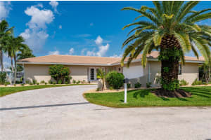 951 LASSINO COURT, PUNTA GORDA, FL 33950 Sold 11/01/24