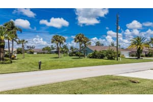 415 ROTONDA CIRCLE, ROTONDA WEST, FL 33947 Sold 04/10/25