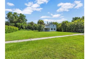1428 POINCIANA AVENUE, FORT MYERS, FL 33901 Sold 07/07/25
