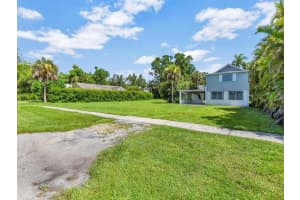 1428 POINCIANA AVENUE, FORT MYERS, FL 33901 Sold 07/07/25